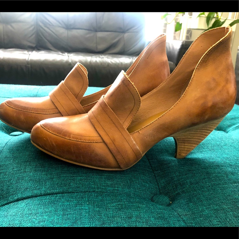 Brand new max studio leather heel